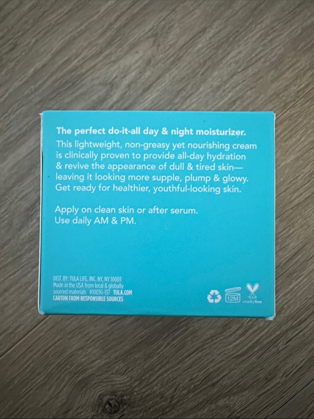 24-7 Moisture Hydrating Day & Night Cream - Picture 4 of 4